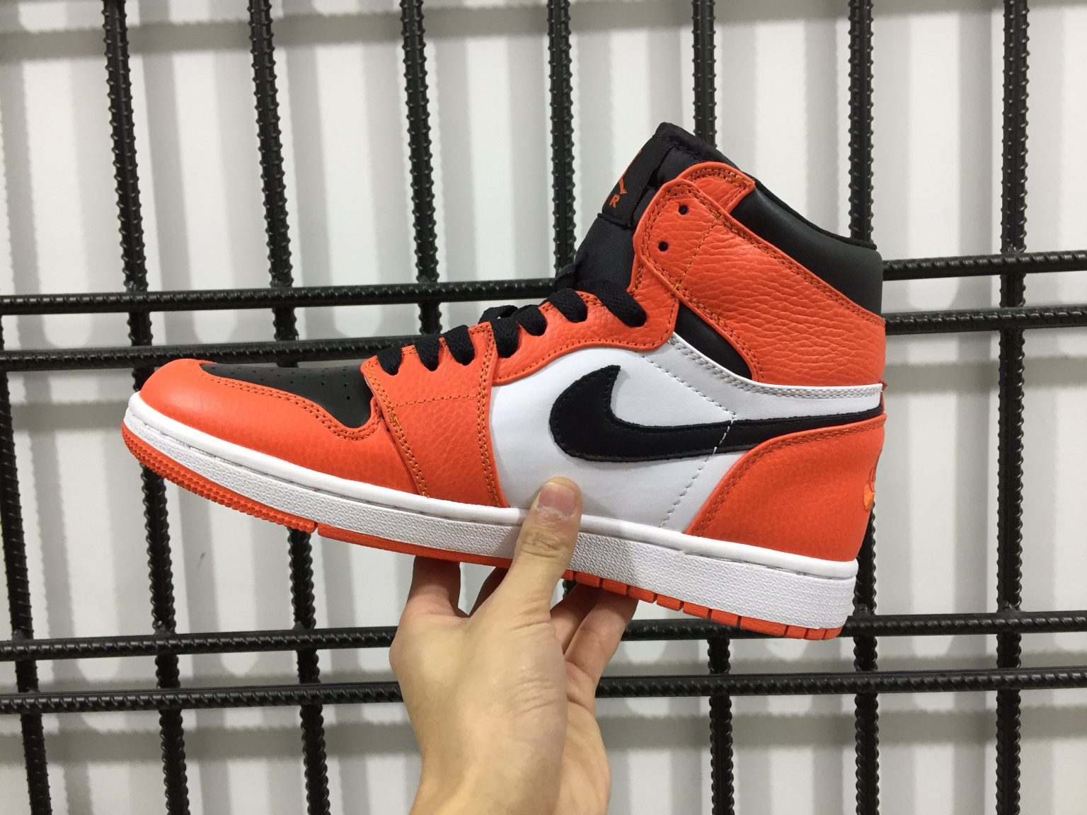 AJ 1 Retro Rare AMOrange Shoes Sneakers - nk0000582-2 - Image 6