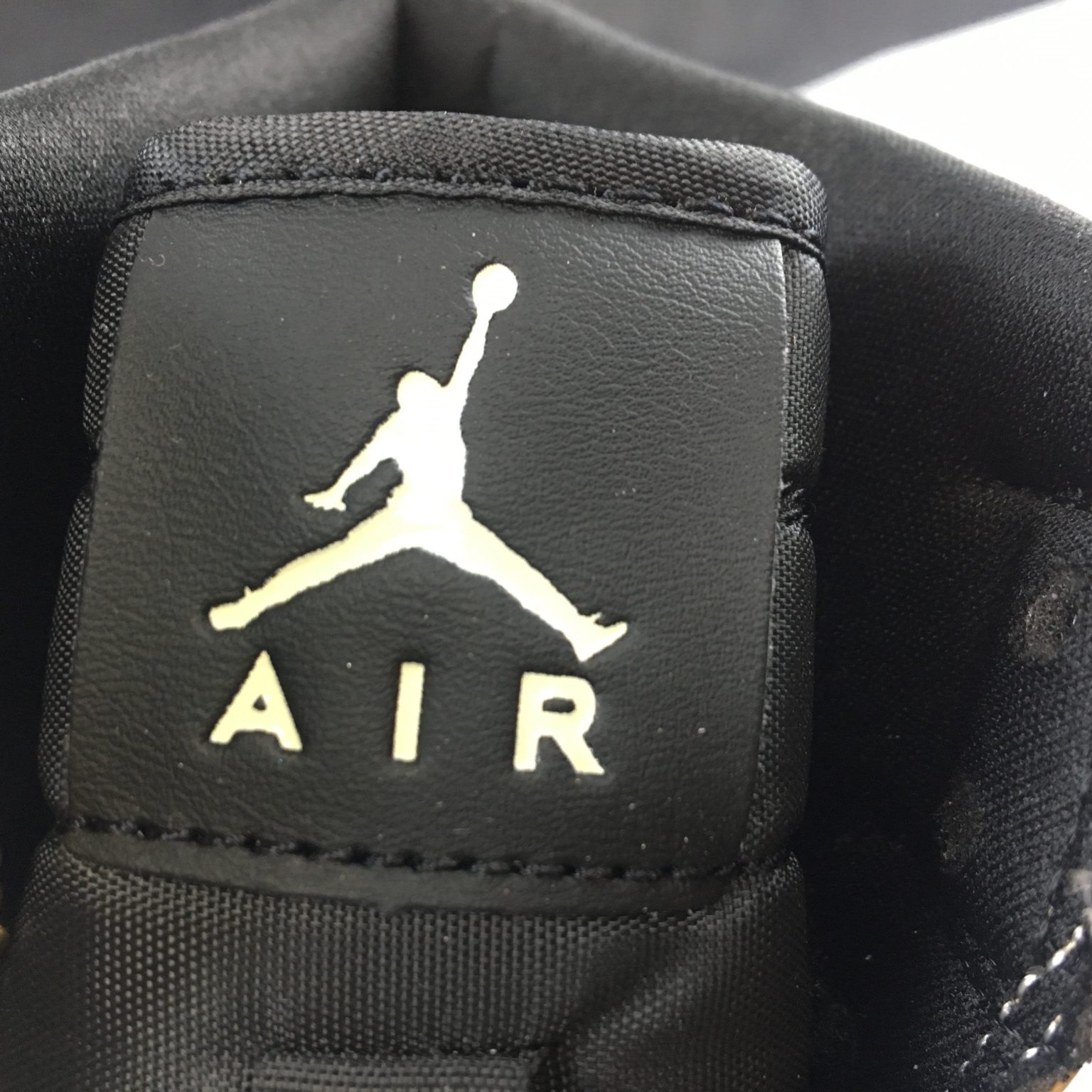 AJ 1 Retro High Black Mushroom (W) Shoes Sneakers - nk0000223 - Image 10