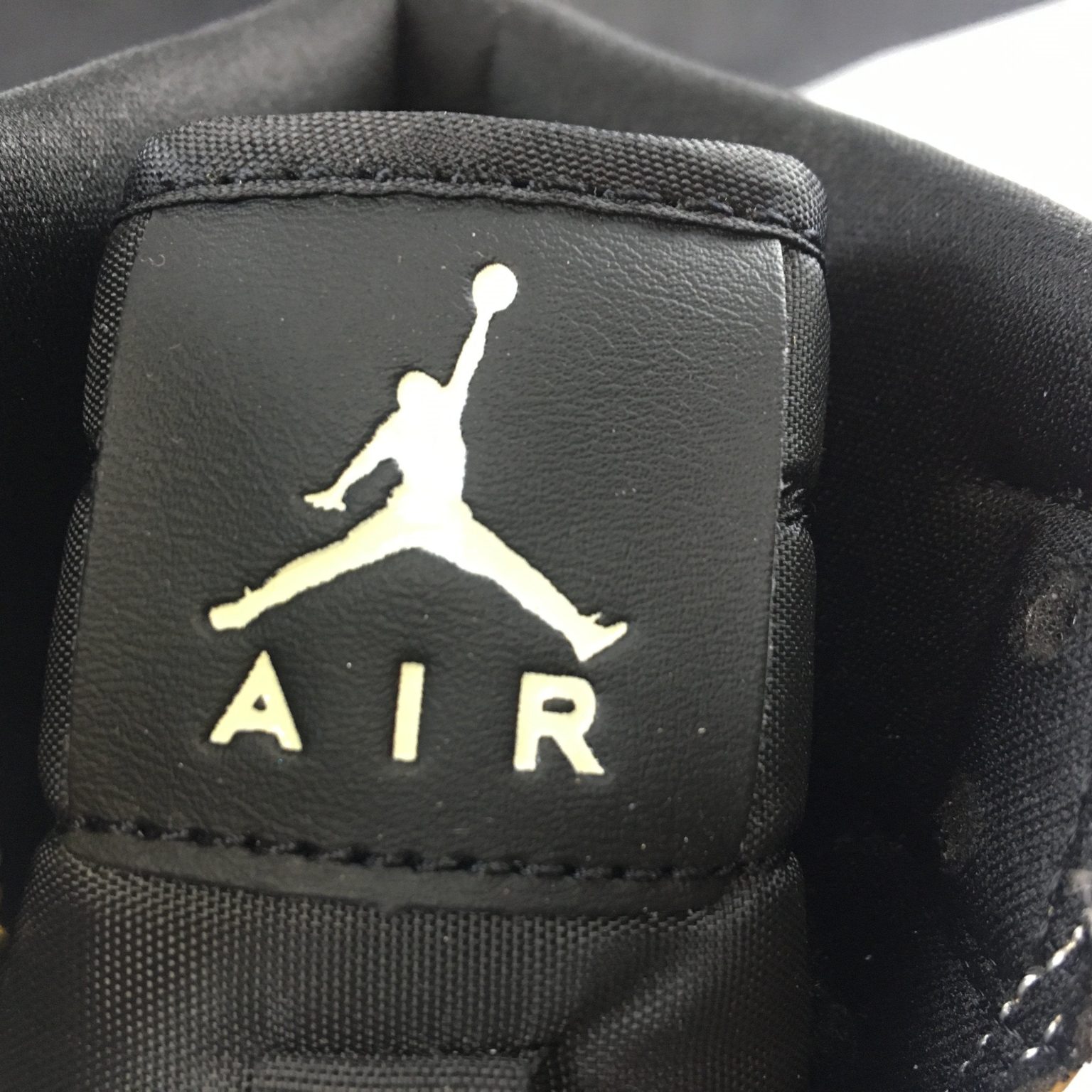 AJ 1 Retro High Black Mushroom (W) Shoes Sneakers - nk0000223-2 - Image 7