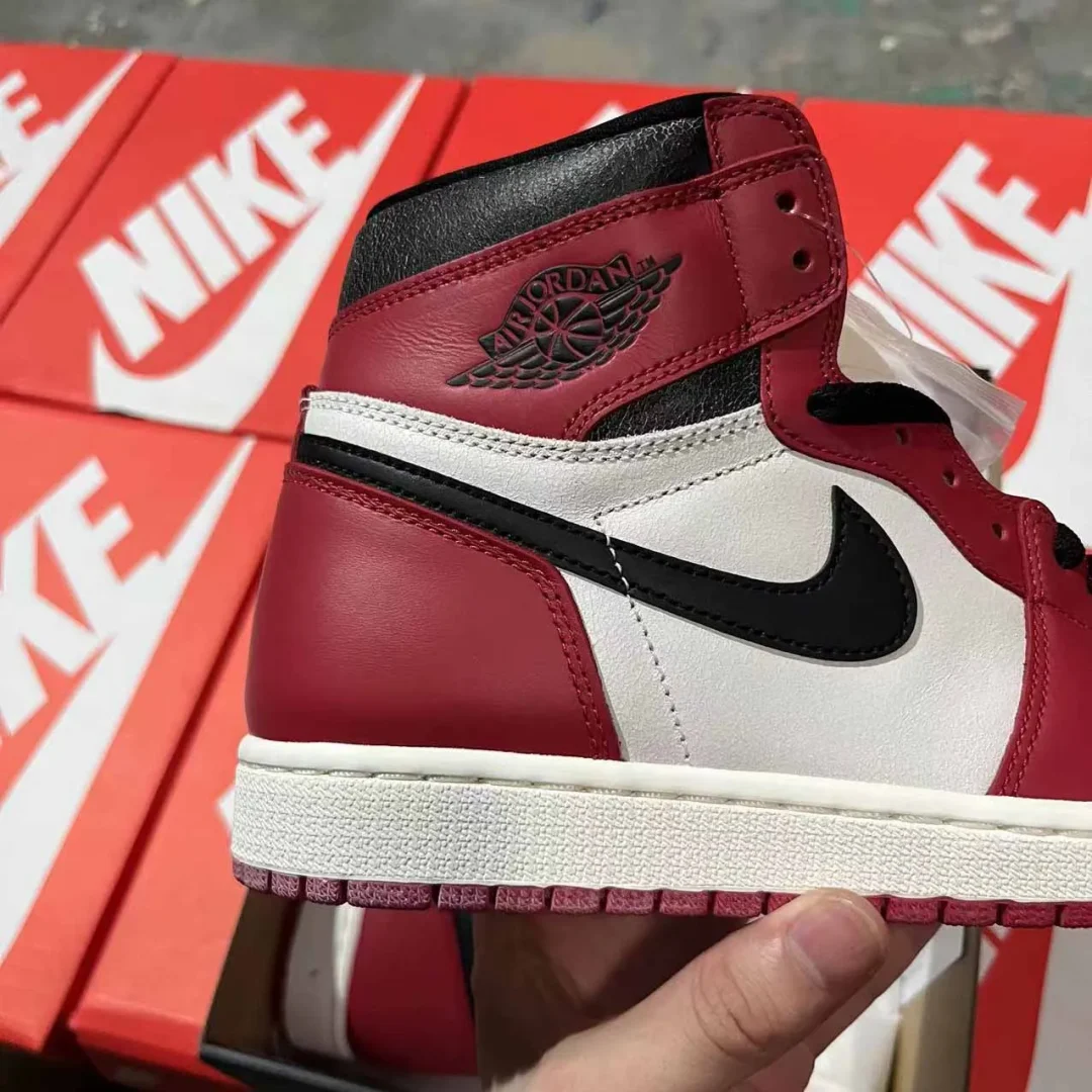 AJ 1 CHICAGO Reimagined Shoes Sneakers - nk0002386 - Image 9