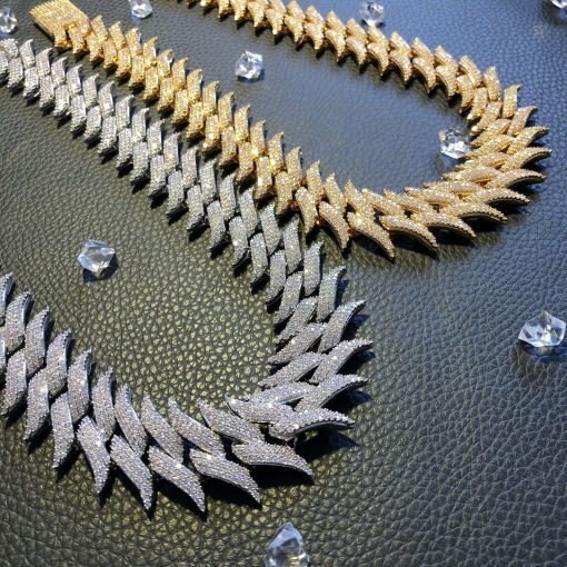 hip hop jewelry 30mm Spiked Cuban chain - Image 3