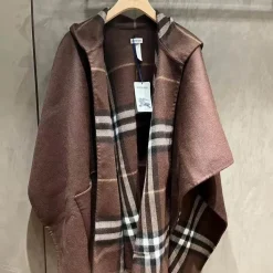 Alternative view of BUR Scarf  - BUR0036