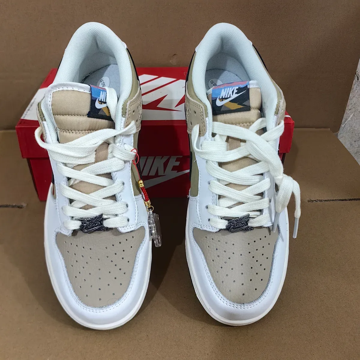 Dunk Low Year Of The Horse Shoes Sneakers - nk0004804 - Image 7