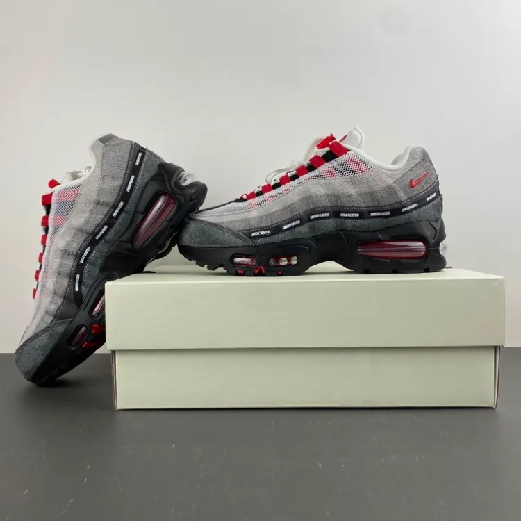 Undefeated x AM 95 'Tokyo Bright Crimson' Shoes Sneakers - nk0004949 - Image 4