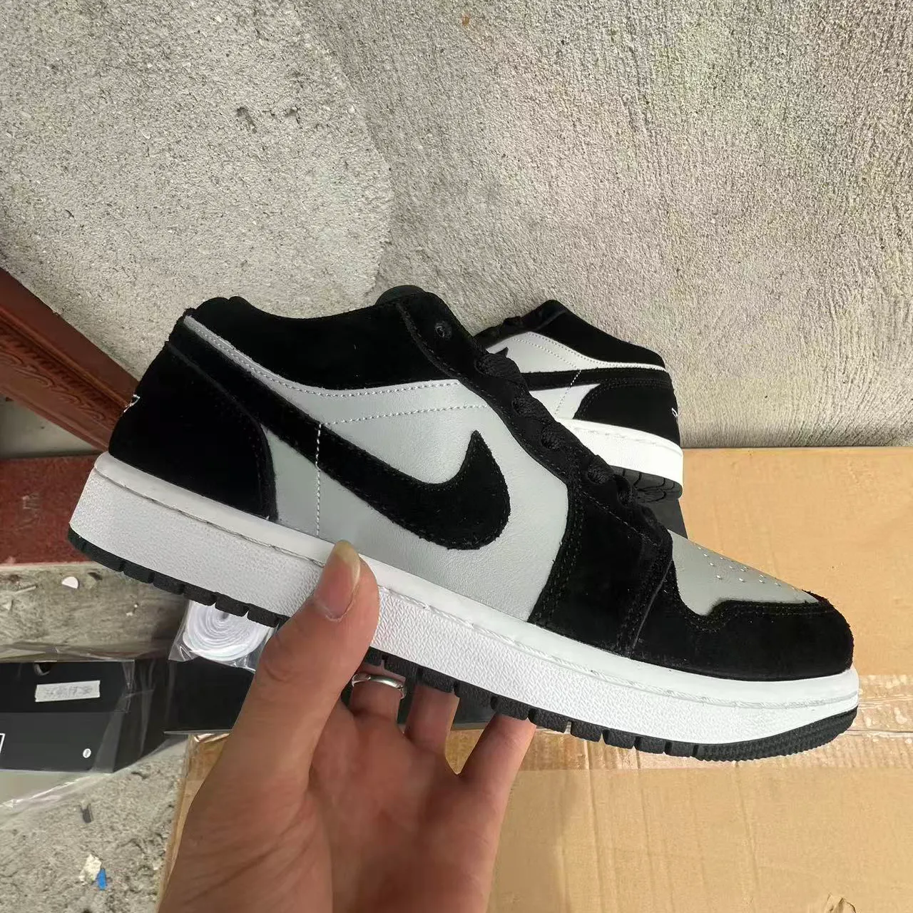 AJ 1 Low Smoke Grey V3 Shoes Sneakers – nk0005311 - Image 3